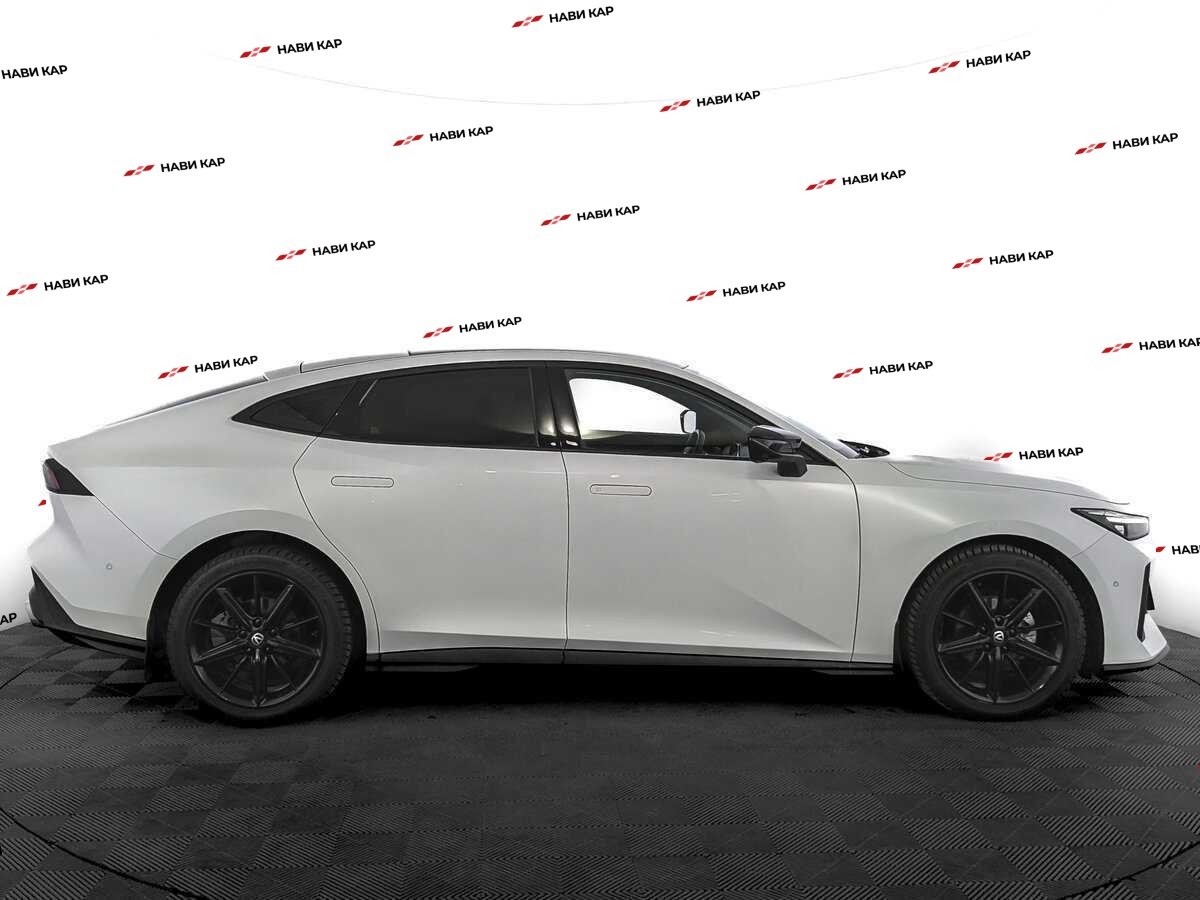 Changan UNI-V с пробегом — 2023 год. Фото: #3