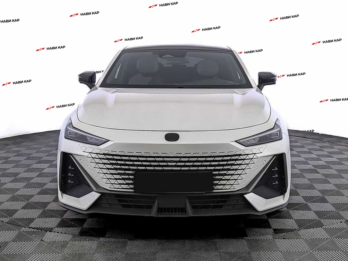 Changan UNI-V с пробегом — 2023 год. Фото: #1