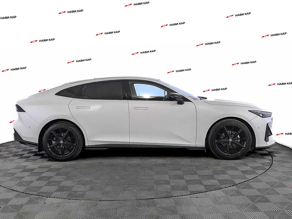 Changan UNI-V с пробегом — 2023 год. Фото: #3