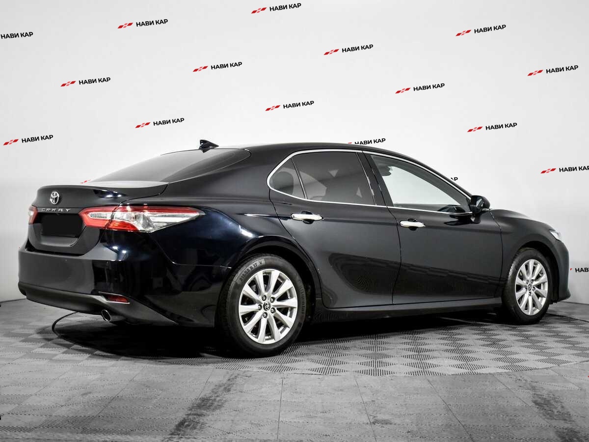 Toyota Camry с пробегом — 2020 год. Фото: #1