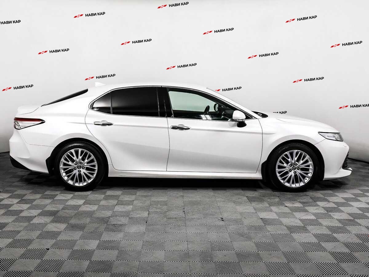 Toyota Camry с пробегом — 2019 год. Фото: #3