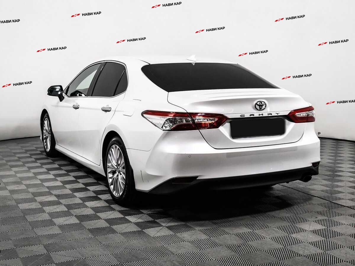 Toyota Camry с пробегом — 2019 год. Фото: #6