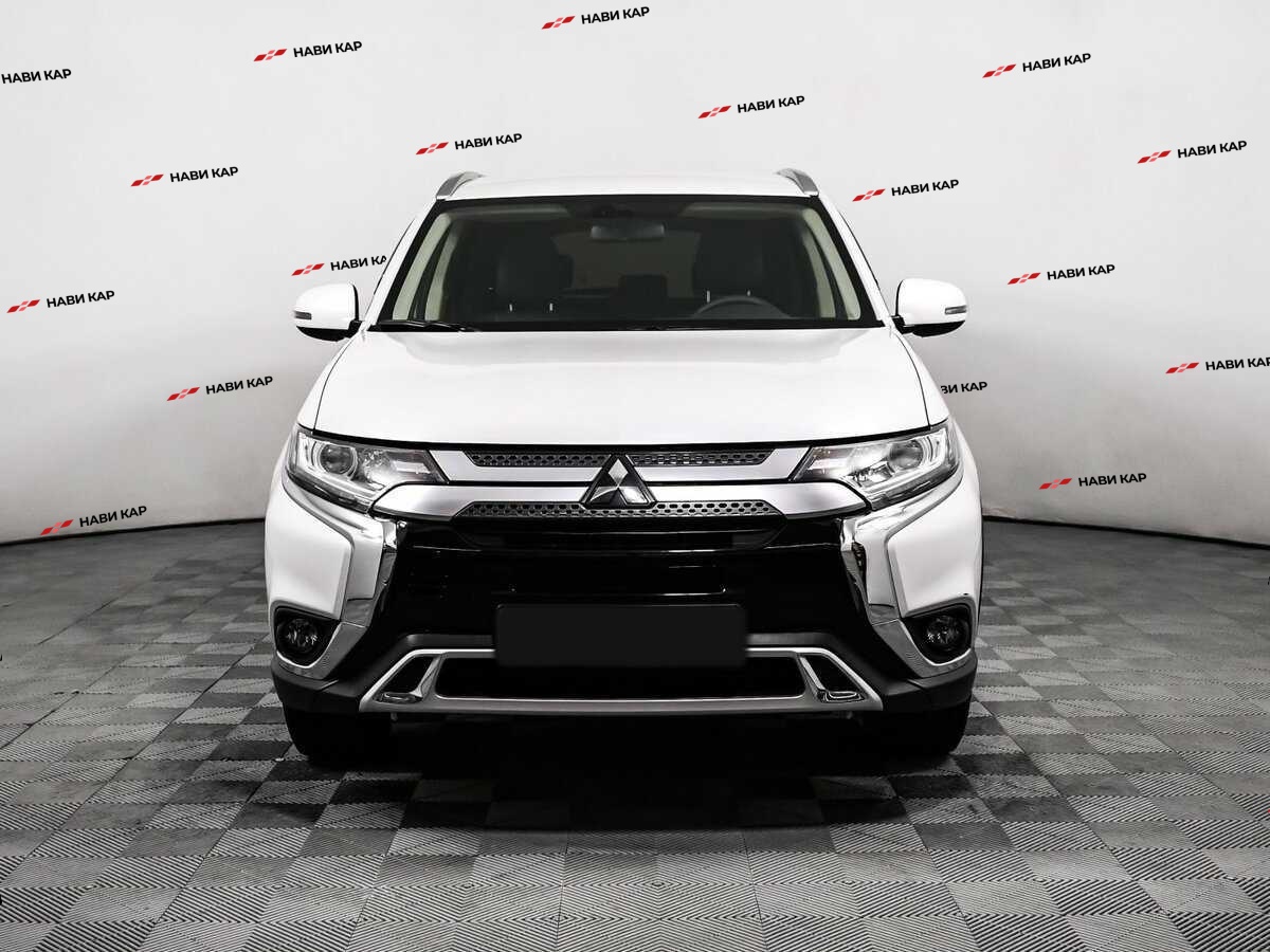 Mitsubishi Outlander с пробегом — 2019 год. Фото: #1