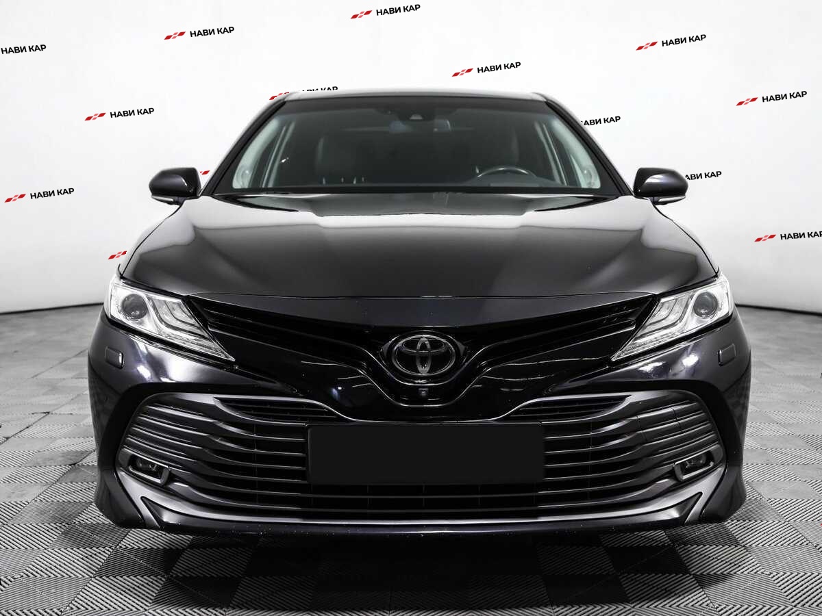 Toyota Camry с пробегом — 2018 год. Фото: #1