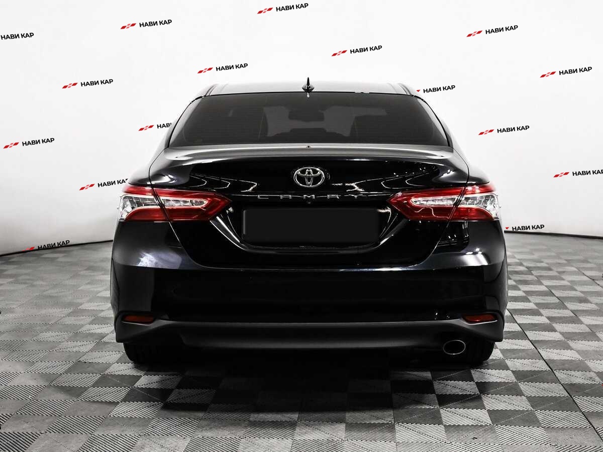 Toyota Camry с пробегом — 2018 год. Фото: #5