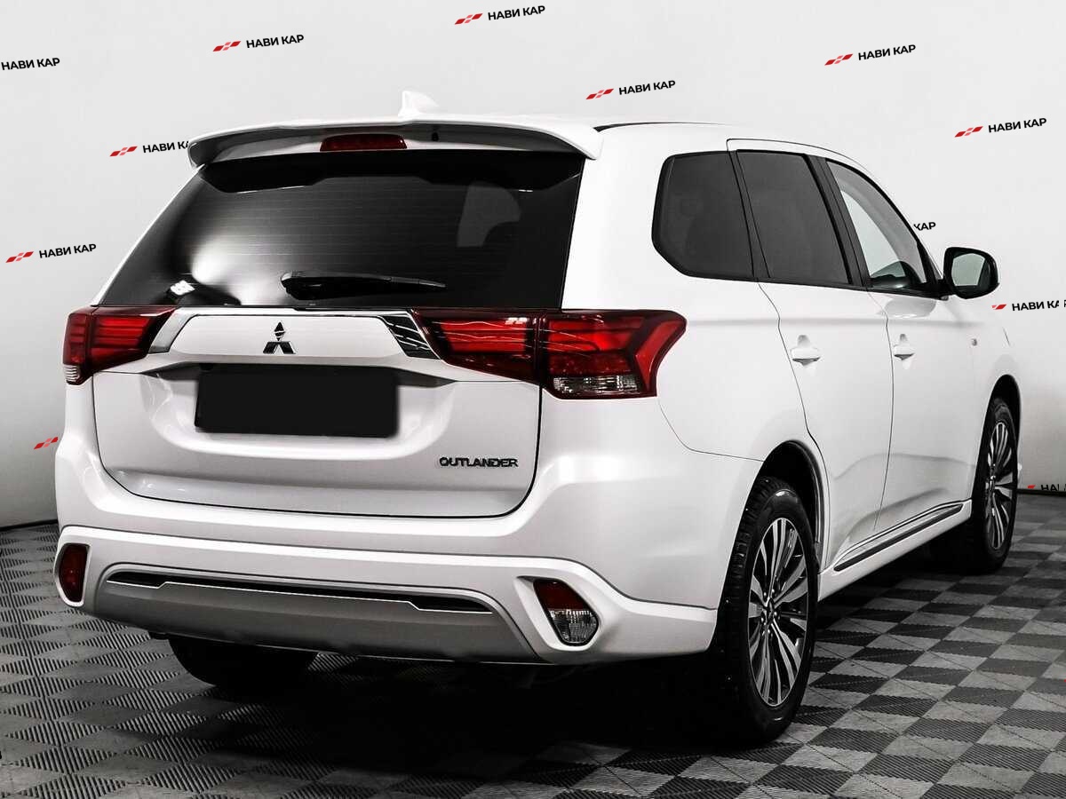 Mitsubishi Outlander с пробегом — 2022 год. Фото: #4
