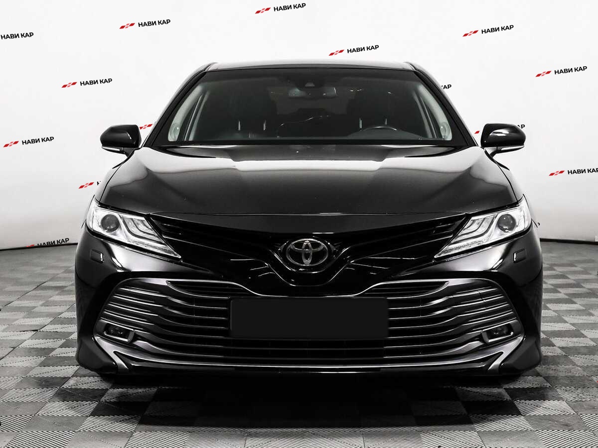 Toyota Camry с пробегом — 2019 год. Фото: #1