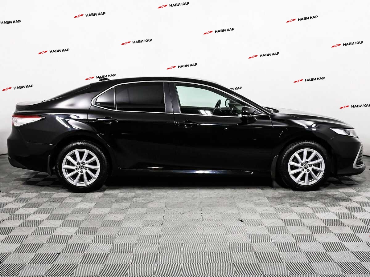 Toyota Camry с пробегом — 2022 год. Фото: #3