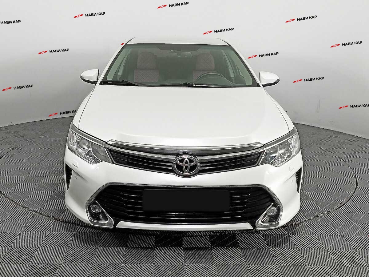 Toyota Camry с пробегом — 2017 год. Фото: #1