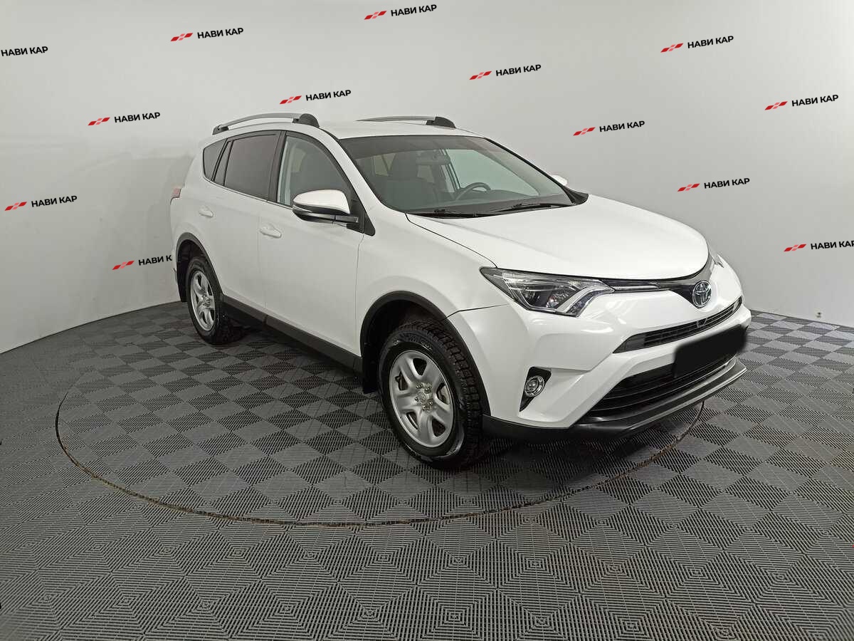 Toyota RAV4 с пробегом — 2017 год. Фото: #2