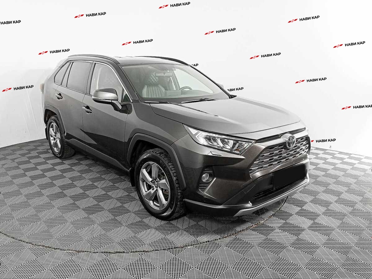 Toyota RAV4 с пробегом — 2019 год. Фото: #2