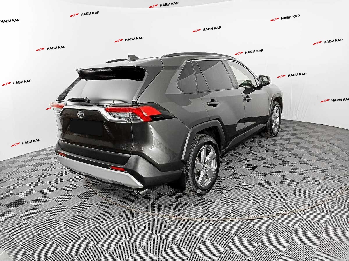 Toyota RAV4 с пробегом — 2019 год. Фото: #4