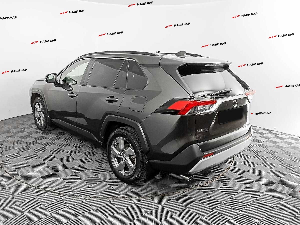 Toyota RAV4 с пробегом — 2019 год. Фото: #5