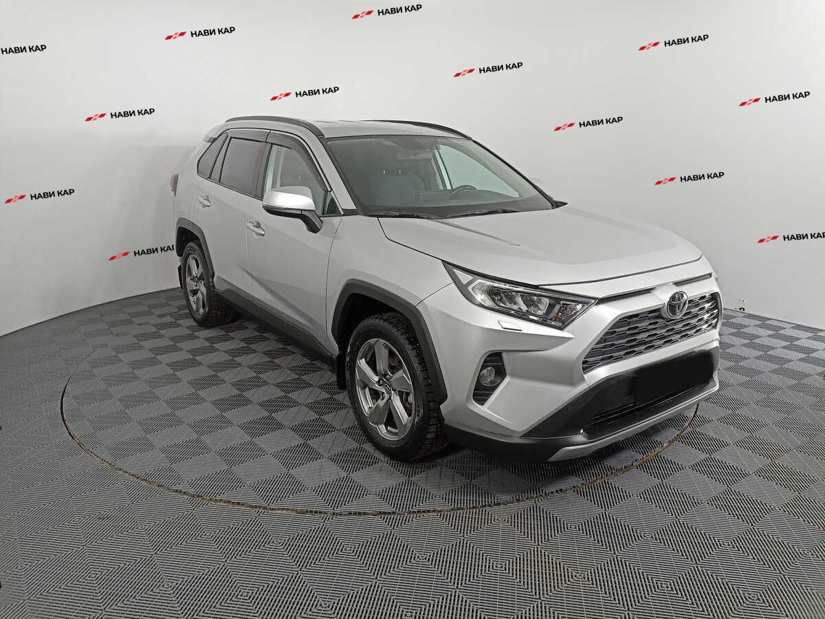 Toyota RAV4 с пробегом — 2019 год. Фото: #2