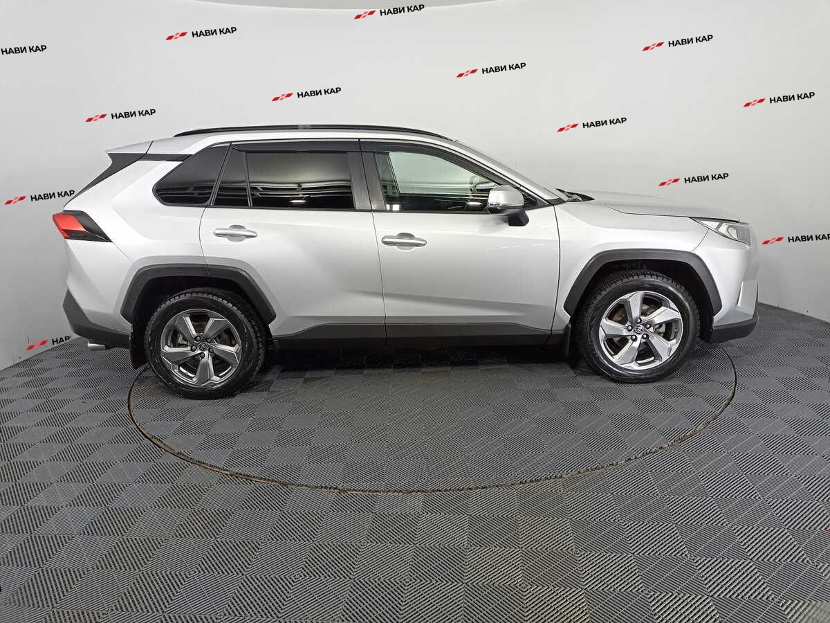 Toyota RAV4 с пробегом — 2019 год. Фото: #3