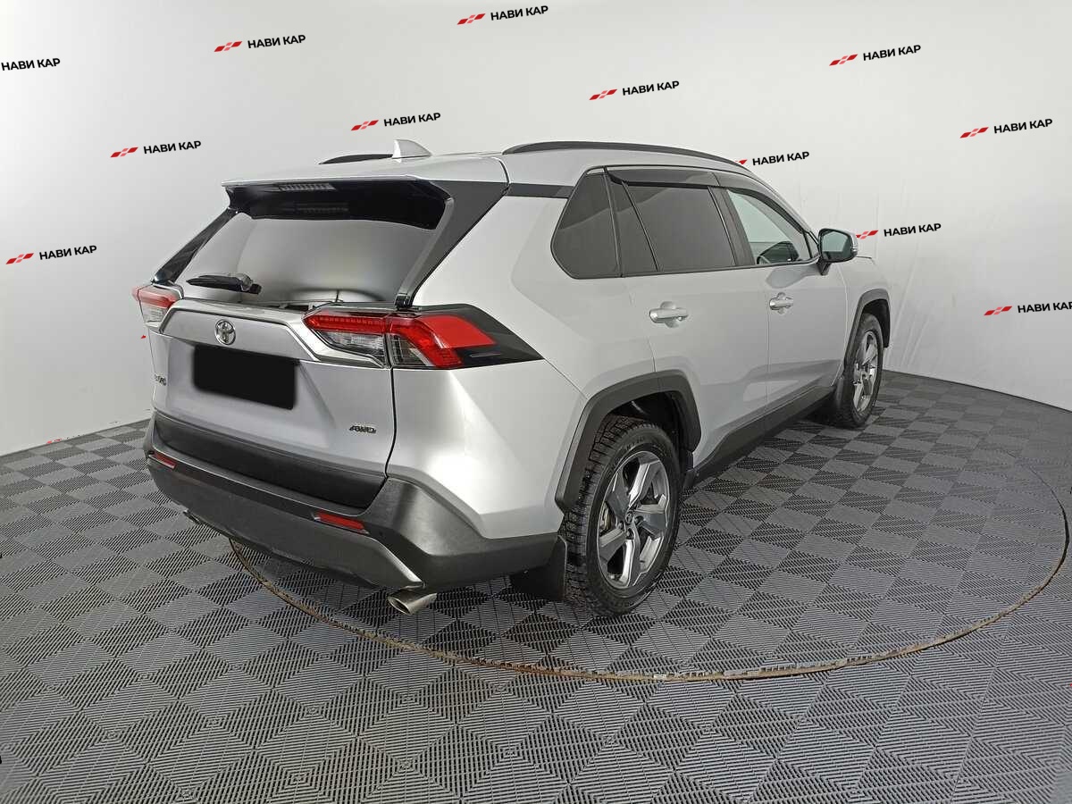 Toyota RAV4 с пробегом — 2019 год. Фото: #4