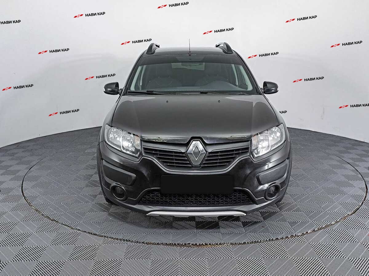 Renault Sandero с пробегом — 2016 год. Фото: #1