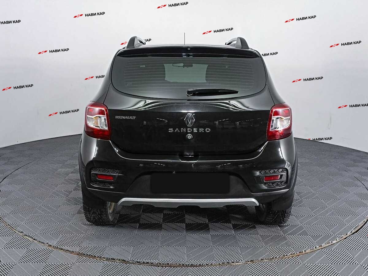 Renault Sandero с пробегом — 2016 год. Фото: #4