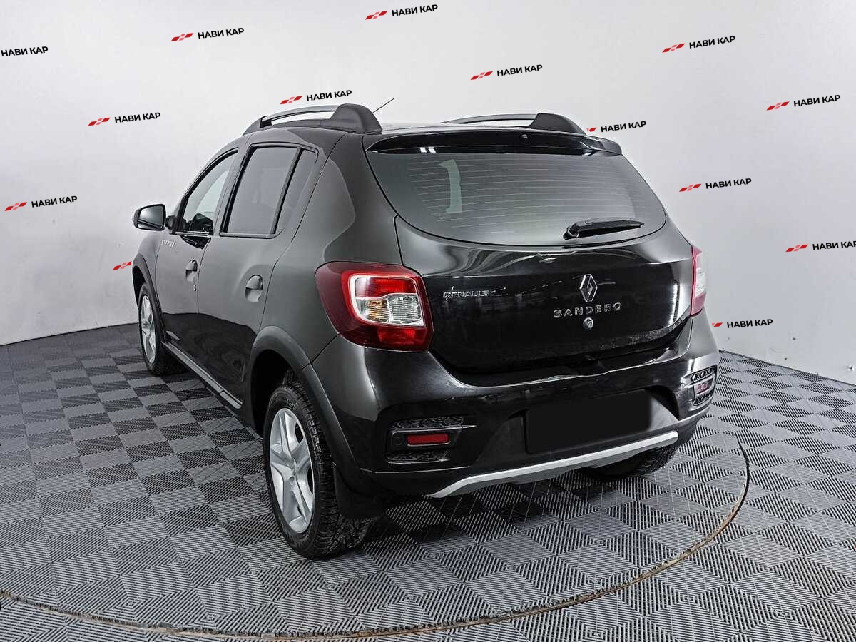 Renault Sandero с пробегом — 2016 год. Фото: #5