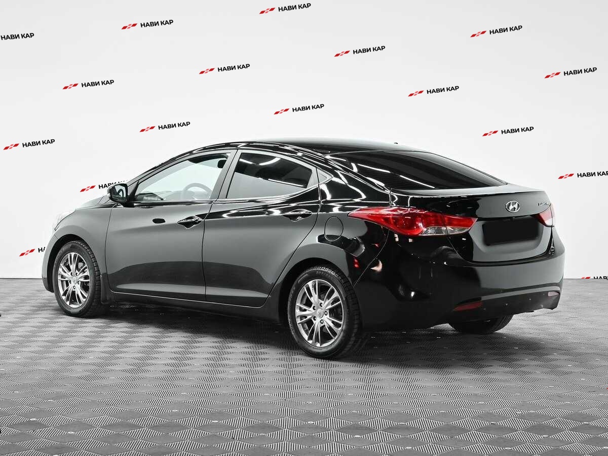 Hyundai Elantra с пробегом — 2012 год. Фото: #2