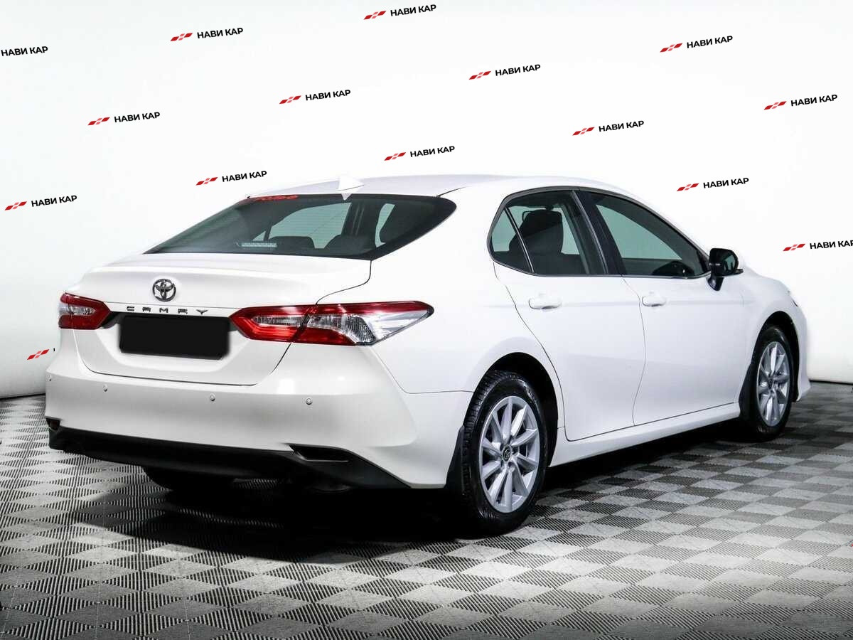 Toyota Camry с пробегом — 2021 год. Фото: #4