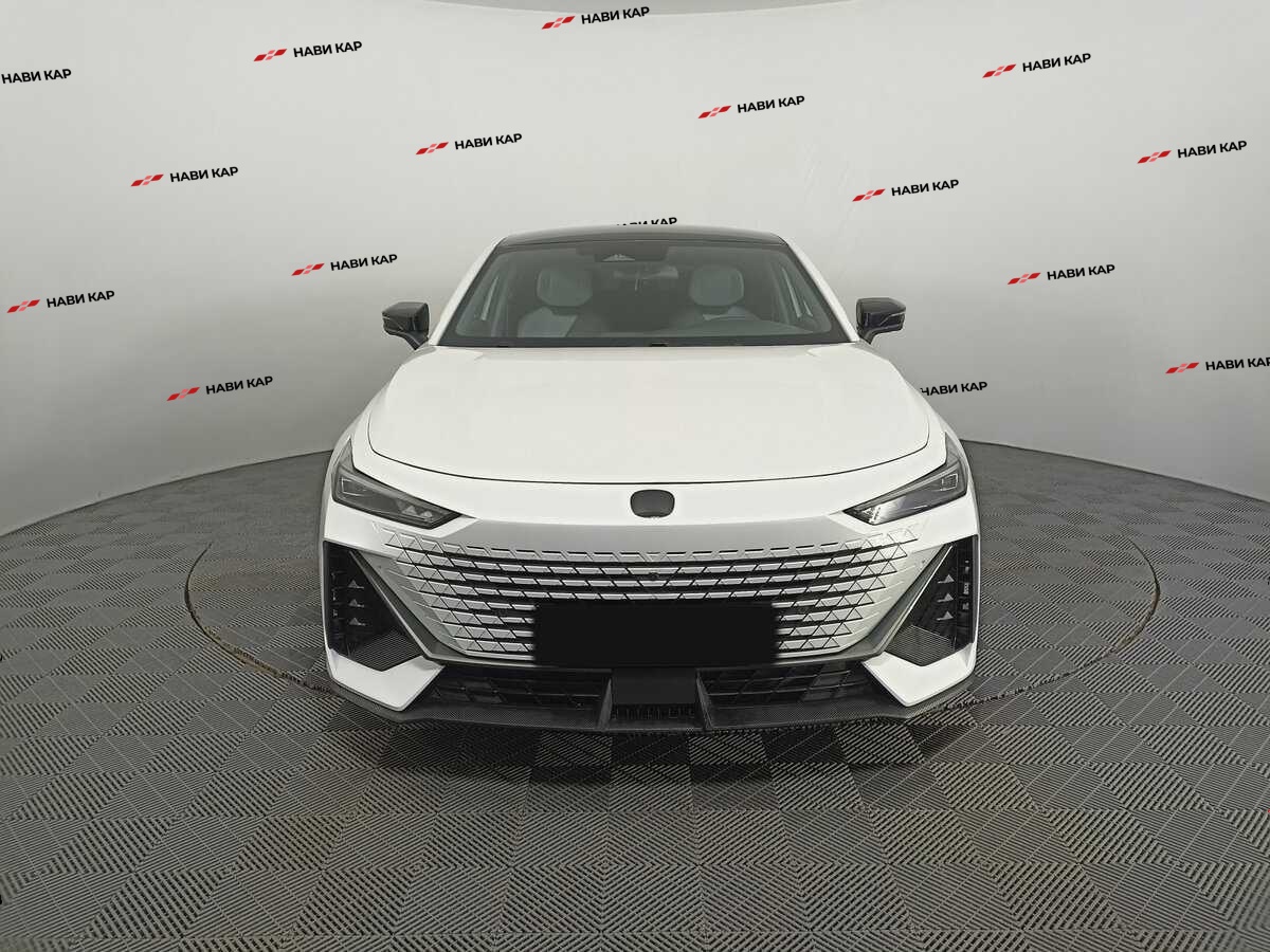 Changan UNI-V с пробегом — 2023 год. Фото: #1