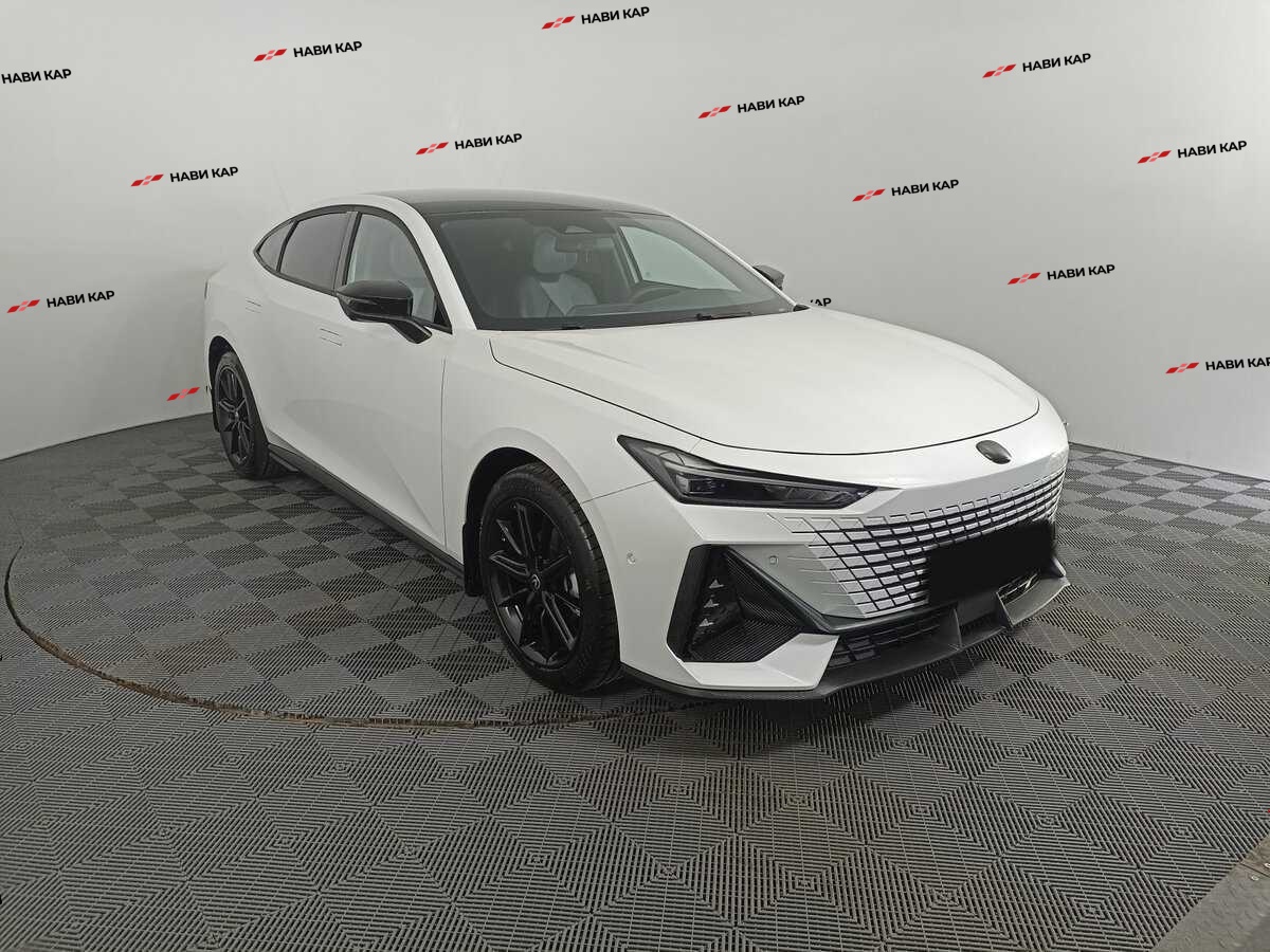 Changan UNI-V с пробегом — 2023 год. Фото: #2