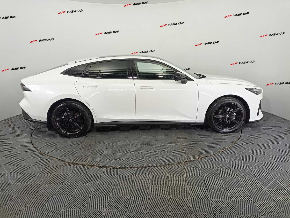 Changan UNI-V с пробегом — 2023 год. Фото: #3