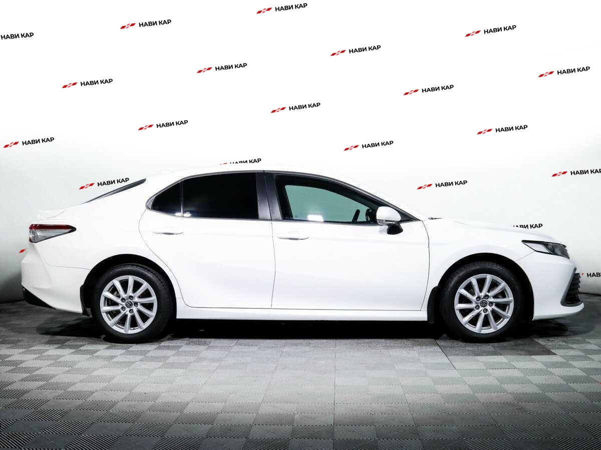 Toyota Camry с пробегом — 2021 год. Фото: #3