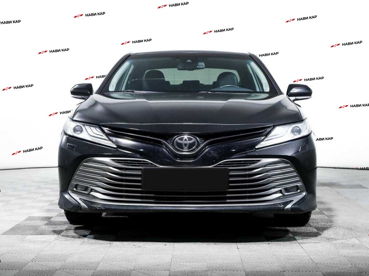 Toyota Camry с пробегом — 2018 год. Фото: #1