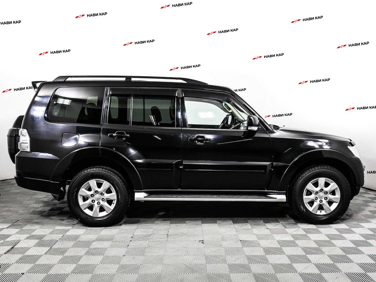 Mitsubishi Pajero с пробегом — 2015 год. Фото: #3