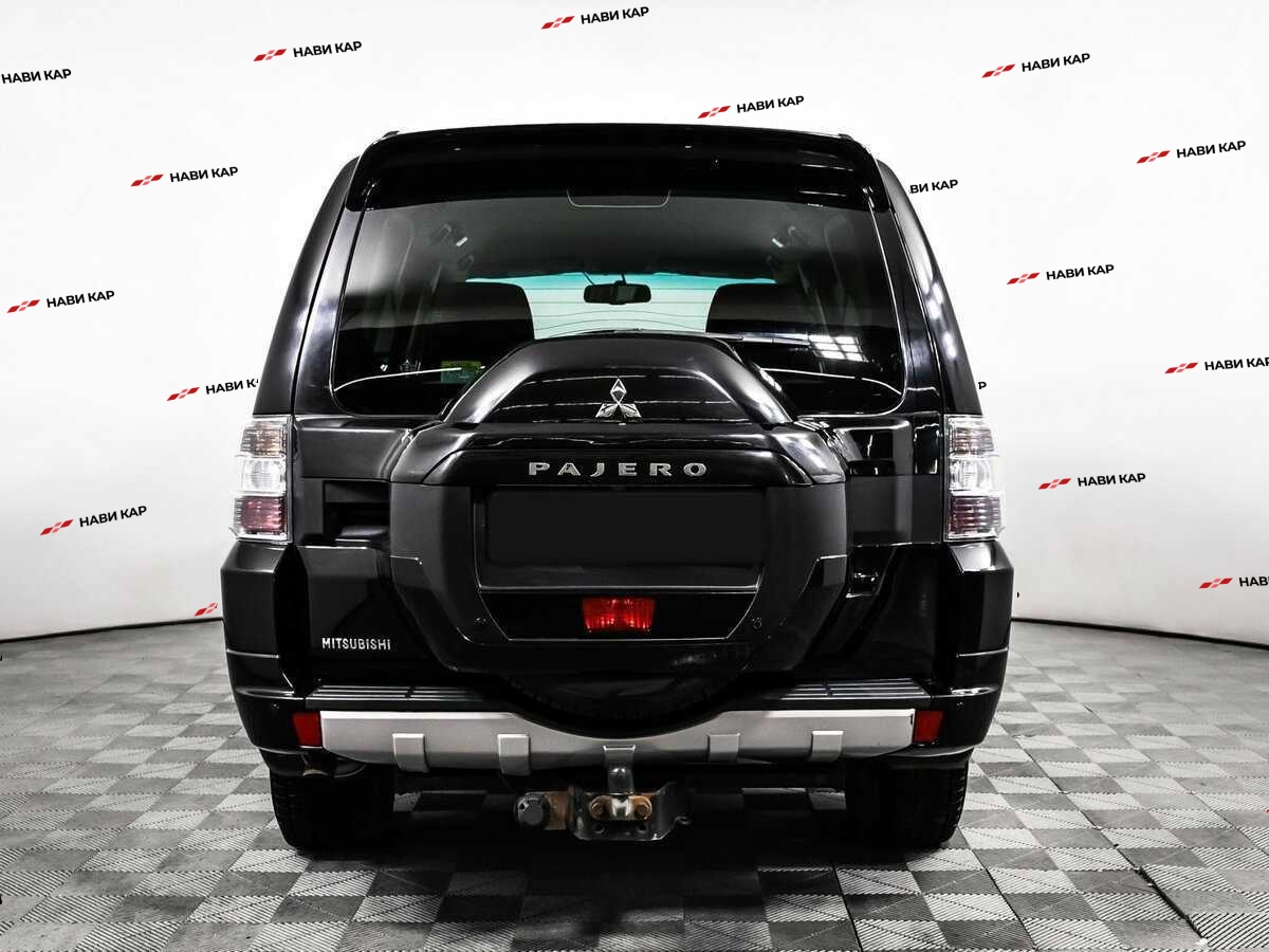 Mitsubishi Pajero с пробегом — 2015 год. Фото: #5