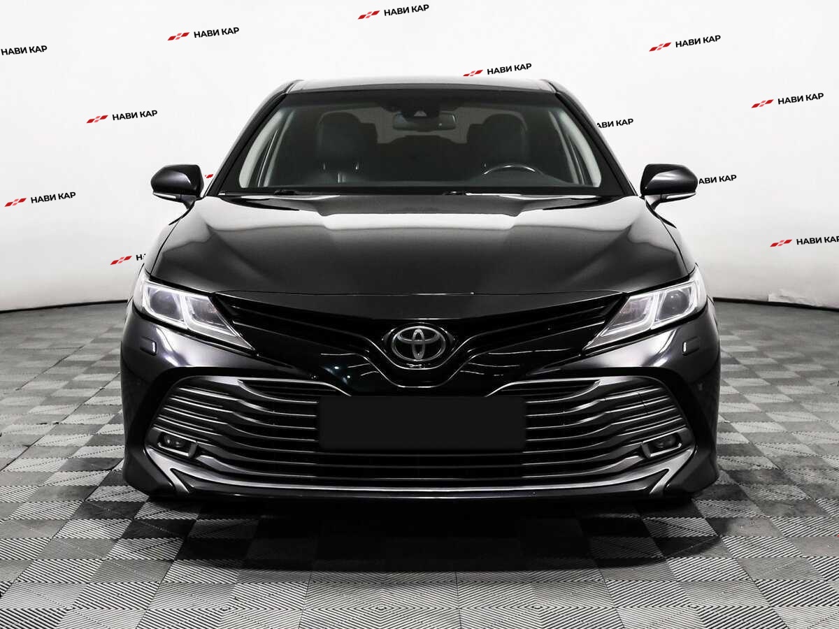 Toyota Camry с пробегом — 2019 год. Фото: #1