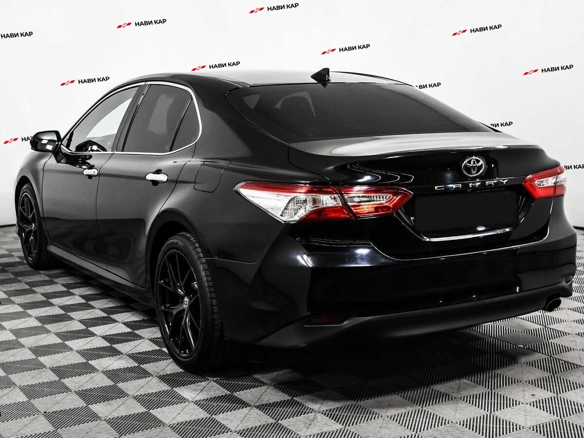 Toyota Camry с пробегом — 2019 год. Фото: #6