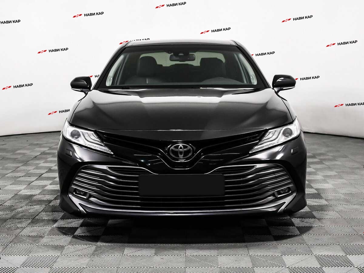 Toyota Camry с пробегом — 2019 год. Фото: #1
