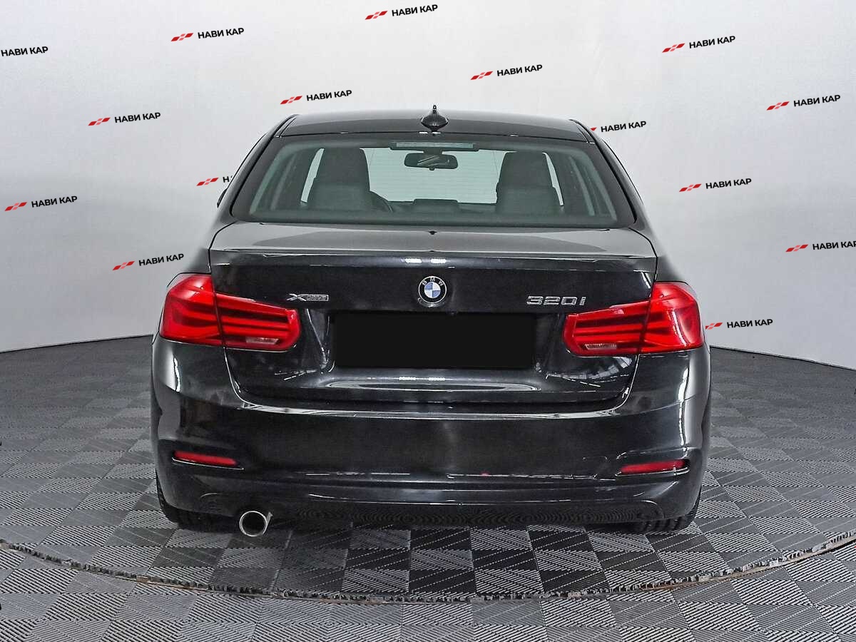 BMW 3 серии с пробегом — 2018 год. Фото: #4