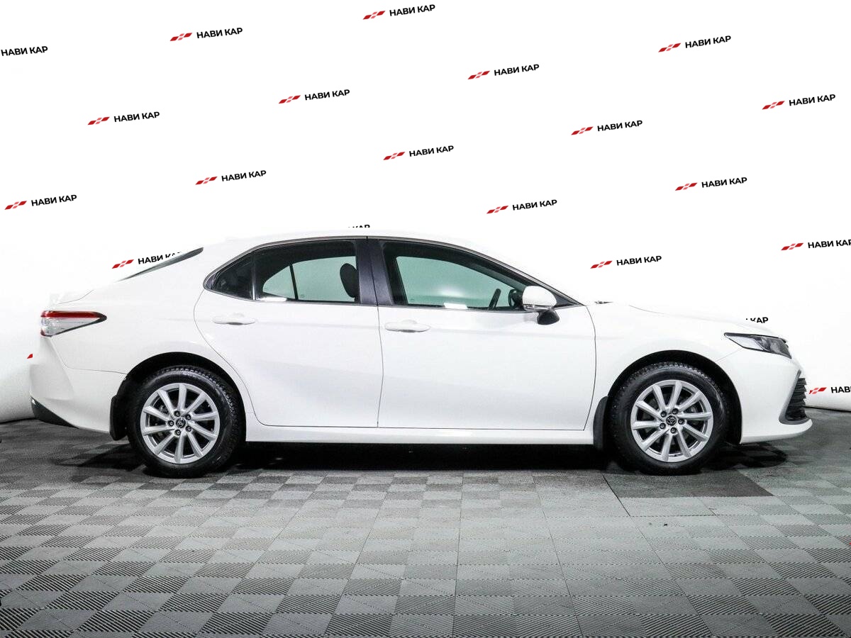Toyota Camry с пробегом — 2021 год. Фото: #3