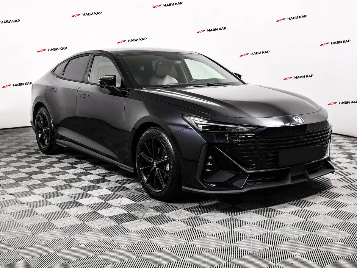 Changan UNI-V с пробегом — 2022 год. Фото: #2