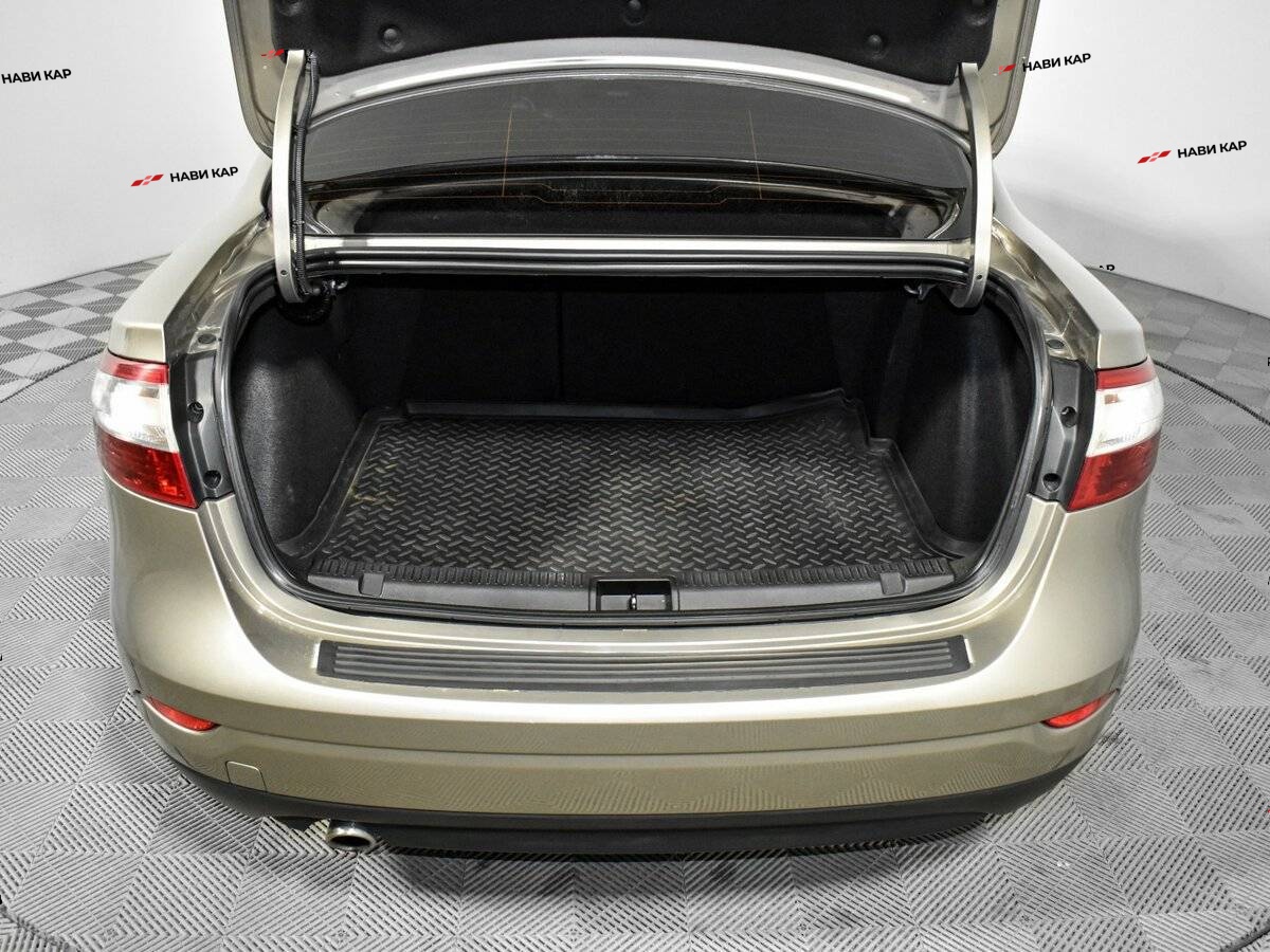Renault Fluence с пробегом — 2013 год. Фото: #16
