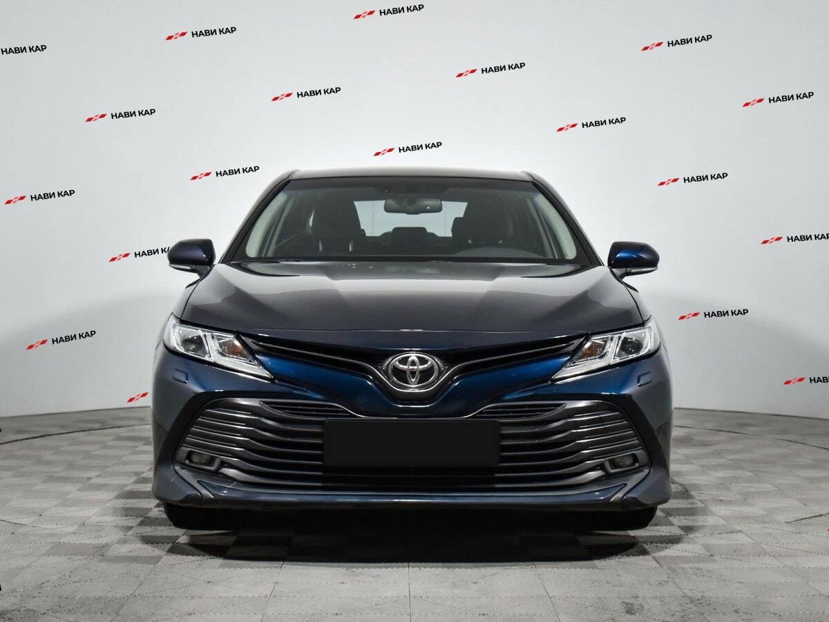 Toyota Camry с пробегом — 2019 год. Фото: #1
