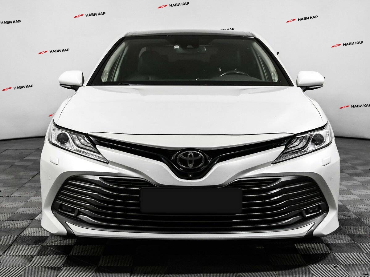 Toyota Camry с пробегом — 2019 год. Фото: #1