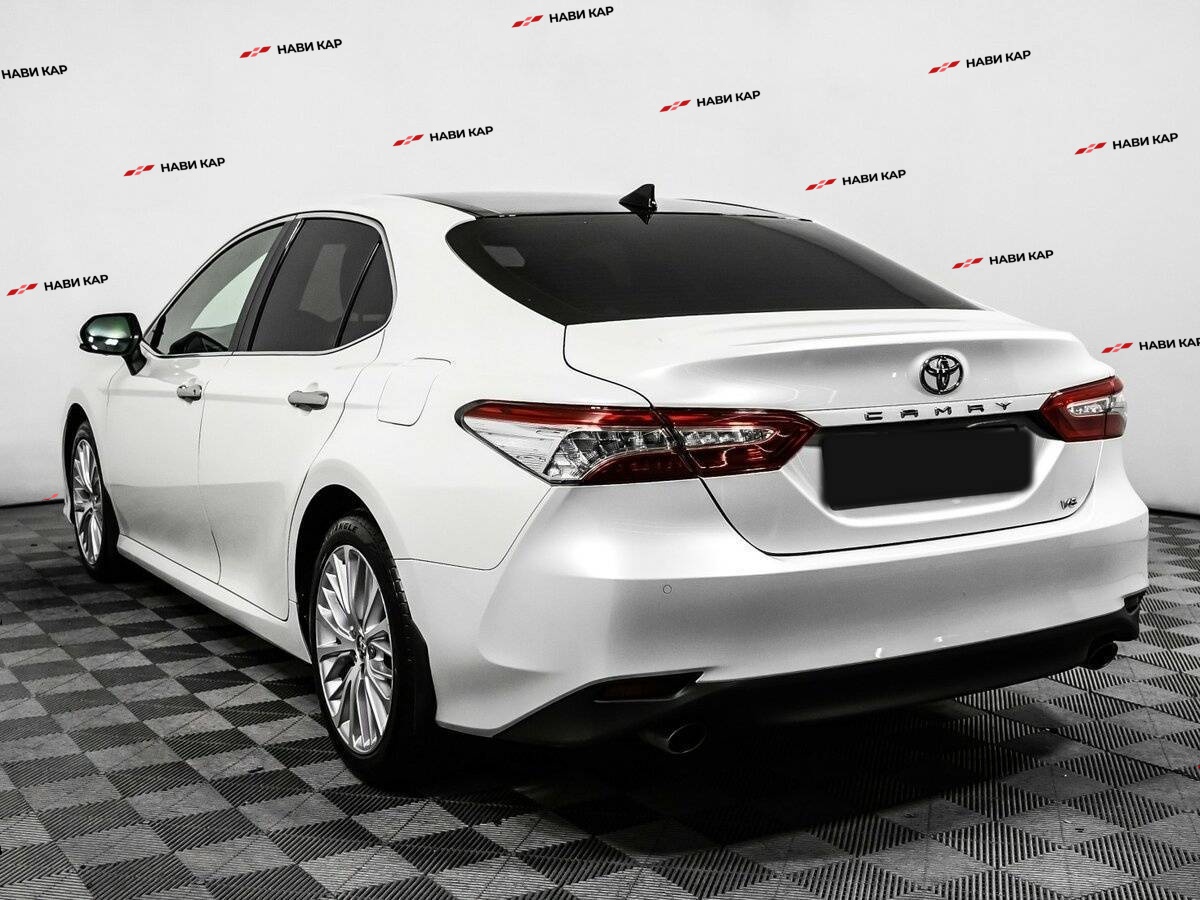 Toyota Camry с пробегом — 2019 год. Фото: #6