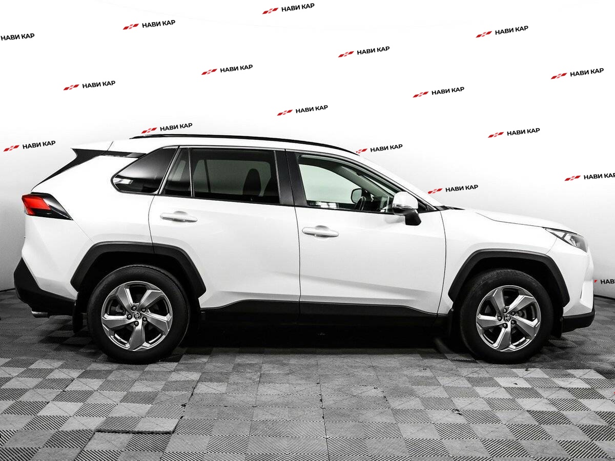 Toyota RAV4 с пробегом — 2021 год. Фото: #3