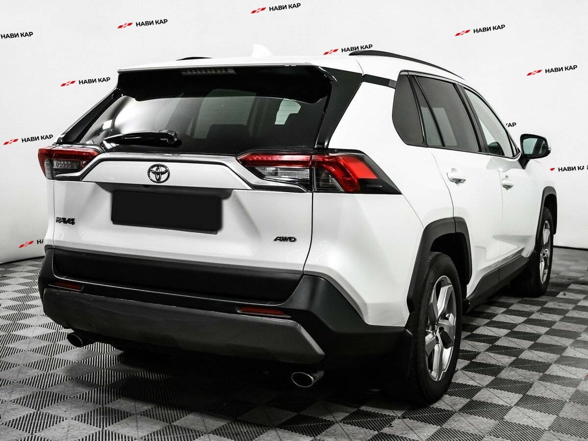 Toyota RAV4 с пробегом — 2021 год. Фото: #5