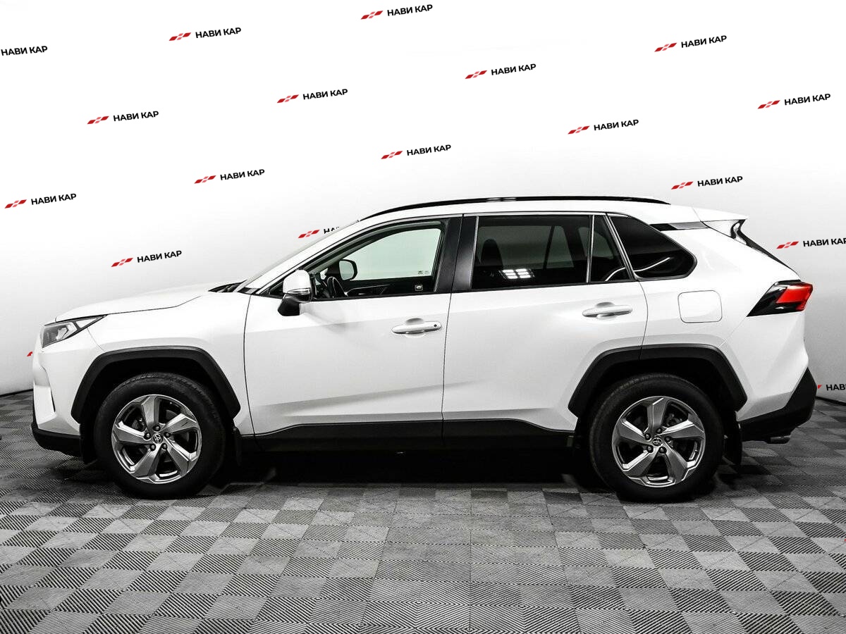 Toyota RAV4 с пробегом — 2021 год. Фото: #8