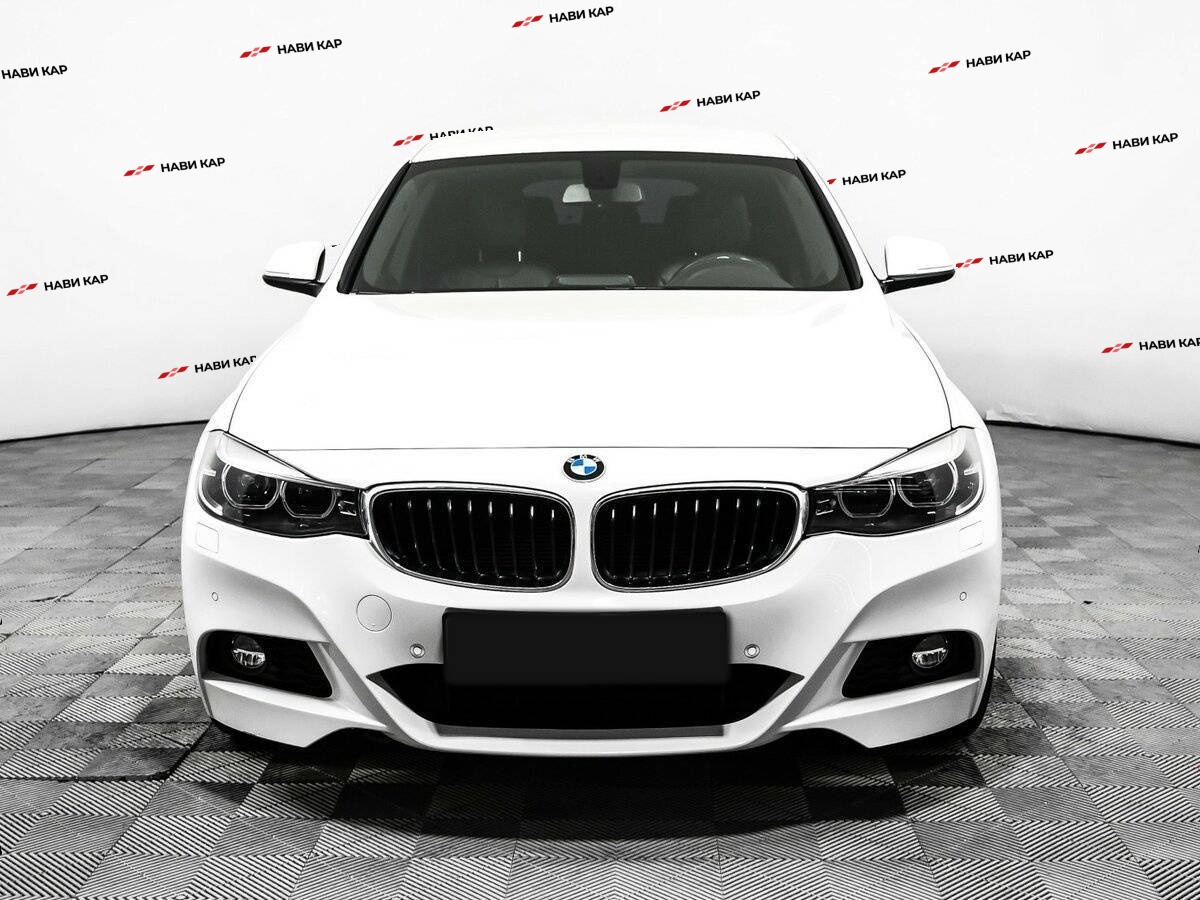 BMW 3 серии с пробегом — 2018 год. Фото: #1