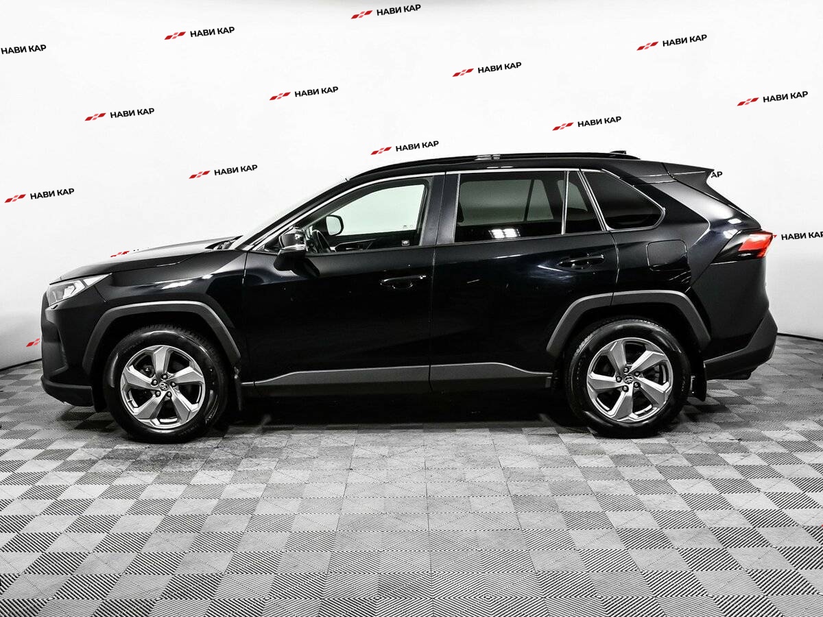 Toyota RAV4 с пробегом — 2020 год. Фото: #7