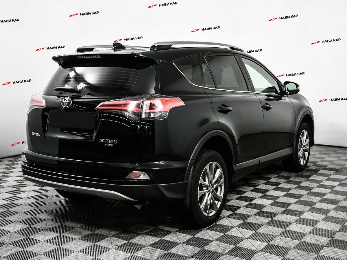 Toyota RAV4 с пробегом — 2017 год. Фото: #4