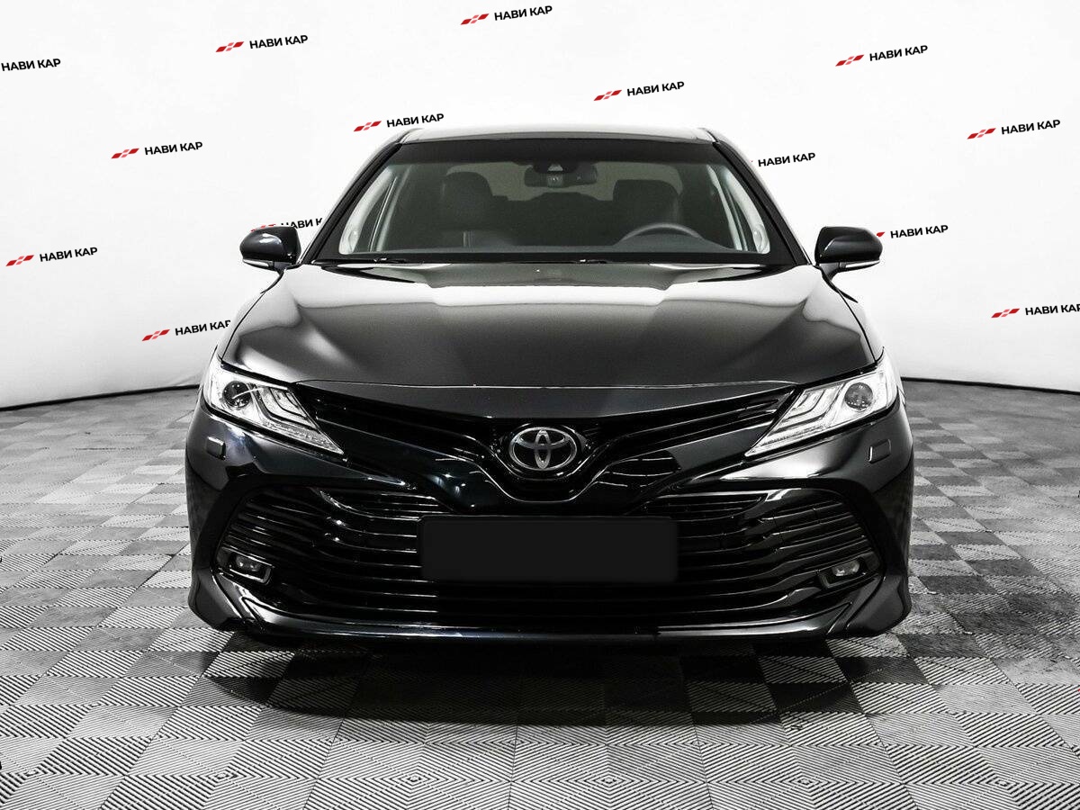 Toyota Camry с пробегом — 2019 год. Фото: #1