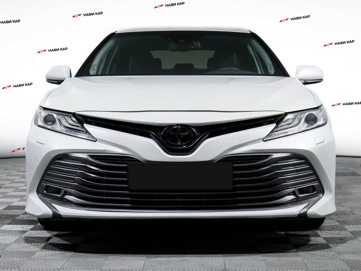 Toyota Camry с пробегом — 2019 год. Фото: #1